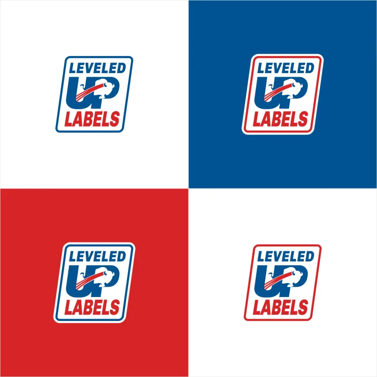 Четири варианта на лого с надпис LEVELED UP LABELS и графичен елемент върху различни цветни фонове.