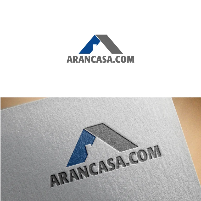 Графичен дизайн на лого с надпис ARANCASA.COM, представено като релефен отпечатък върху текстурирана хартия.