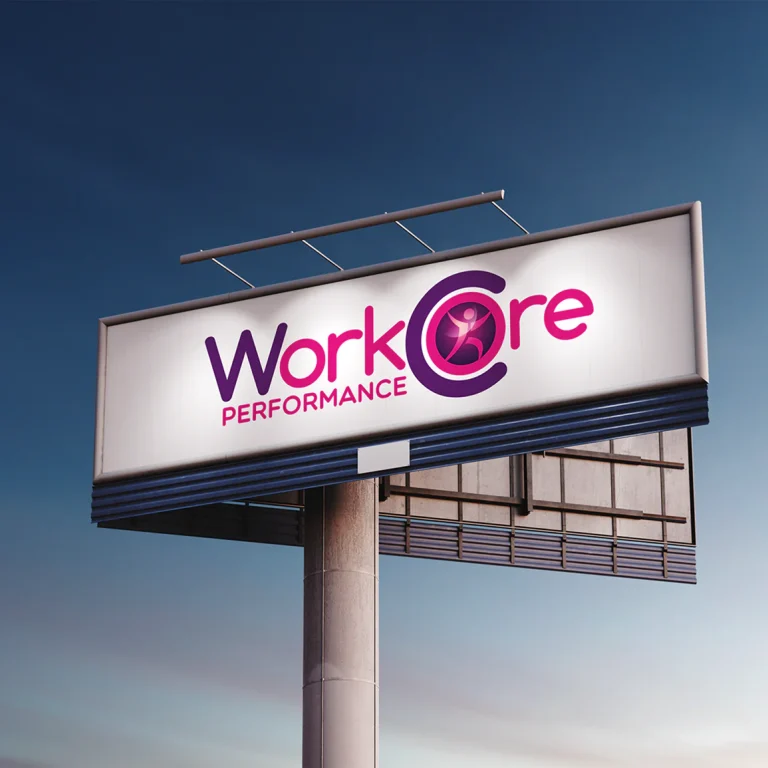 Дигитален макет на билборд с логото на WorkCore Performance на фона на синьо небе.